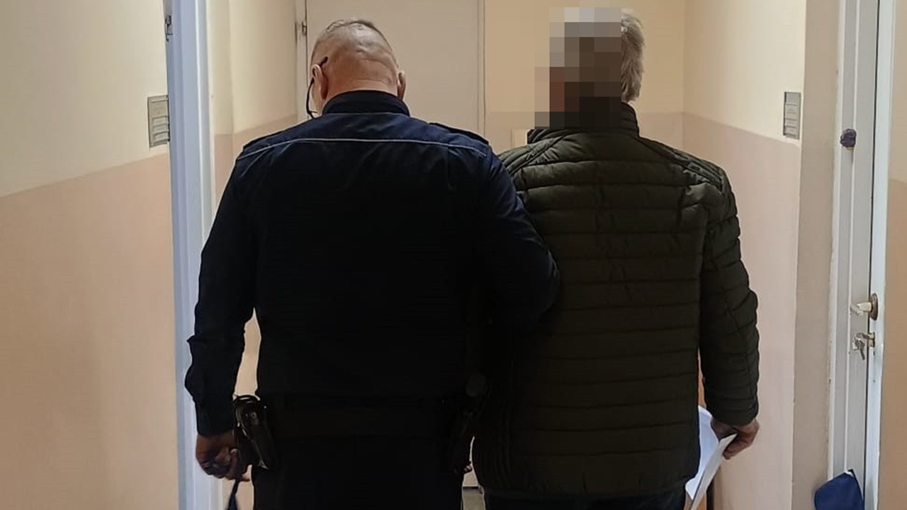 Niebezpieczna jazda po lodzie. Zarzuty dla kierowcy Vokswagena