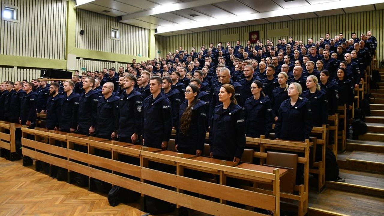 239 nowych słuchaczy rozpoczęło szkolenie zawodowe podstawowe