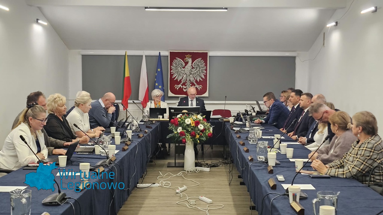 Zmiany w Radzie Gminy Jabłonna. Przyjęto rezygnacje i wybrano nowego wiceprzewodniczącego