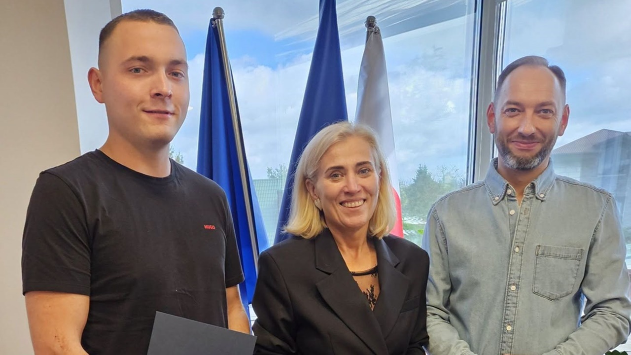 Strażak z OSP Kąty Węgierskie udzielił pomocy rowerzyście w Legionowie